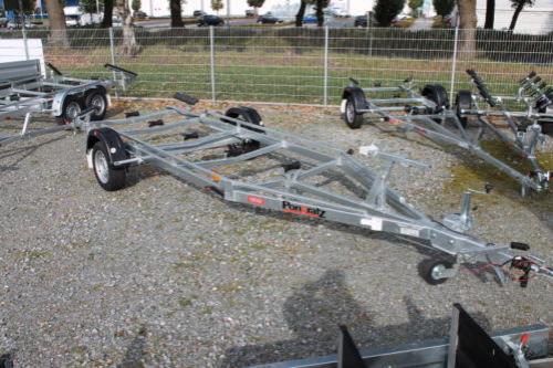 Pongratz PBA 1300G Boots-Anhänger gebremst, 600mm Bootsauflagen