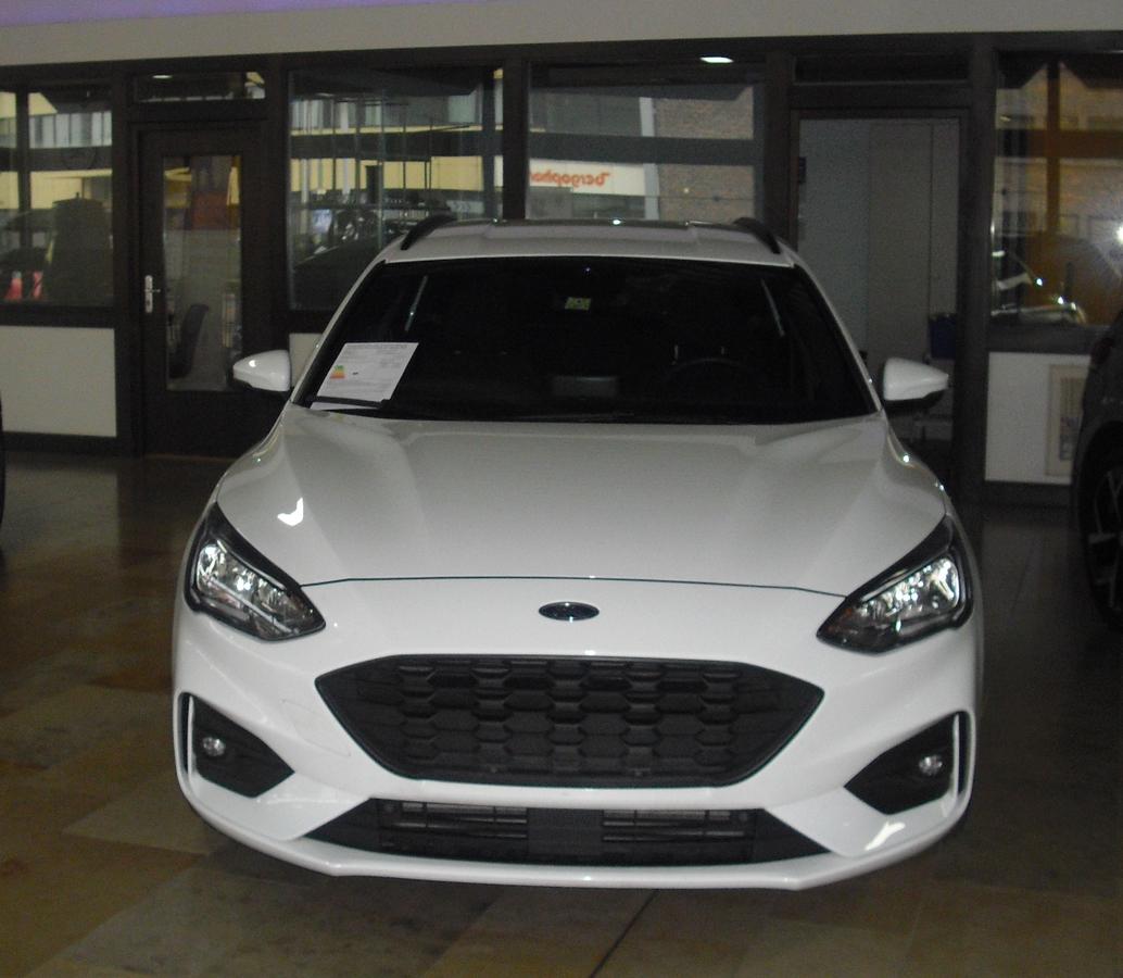 Ford Focus Turnier 1.5 EcoBoost ST-Line (AHK)