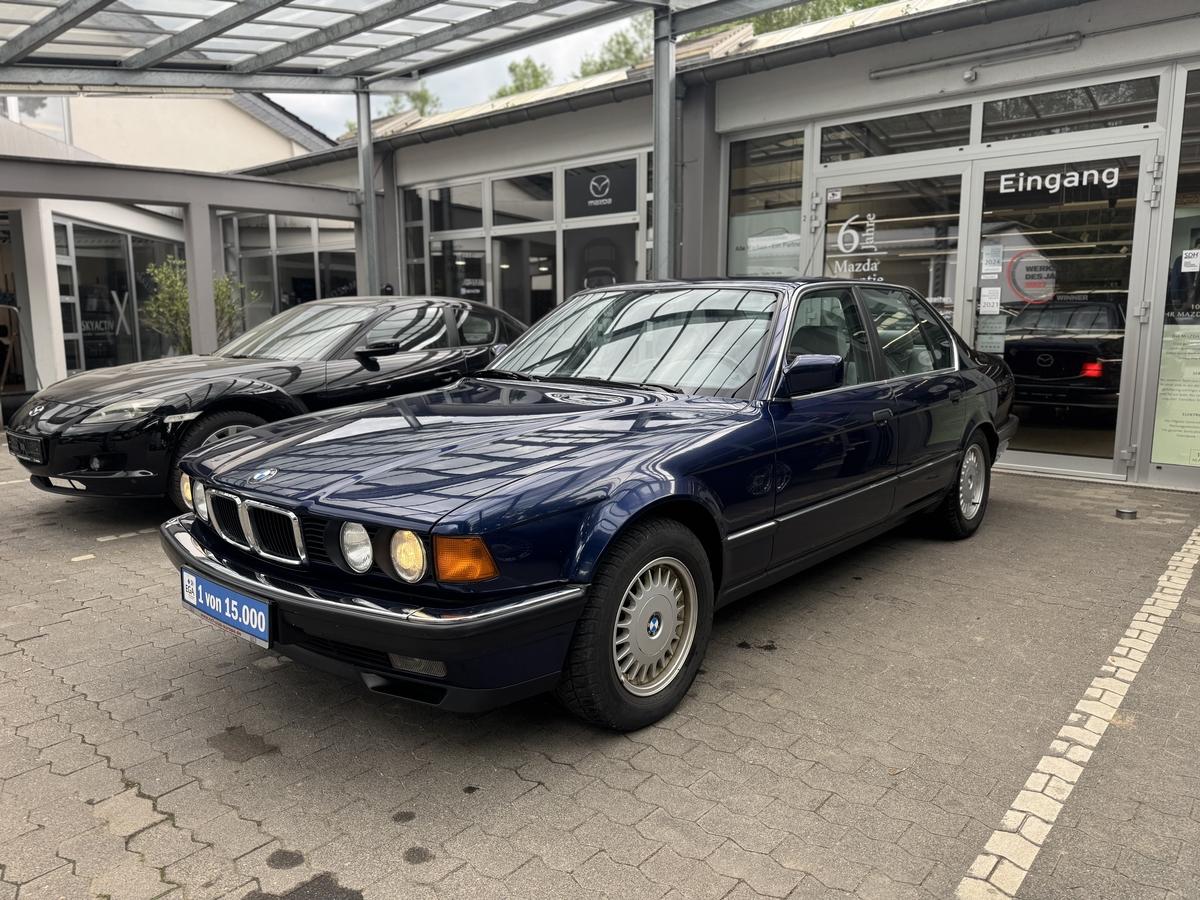 BMW 750 i 12 Zylinder - Vollleder,  Sonderlackierung, 